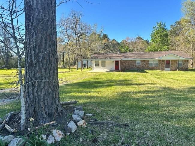 Building Photo - 8651 US Highway 190 E Rental