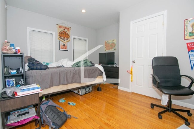 Photo - 4 bed in Allston