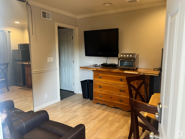 Building Photo - 5978 Montalvo Dr Rental