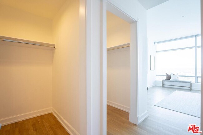 900 W Olympic Blvd Unit 37B
