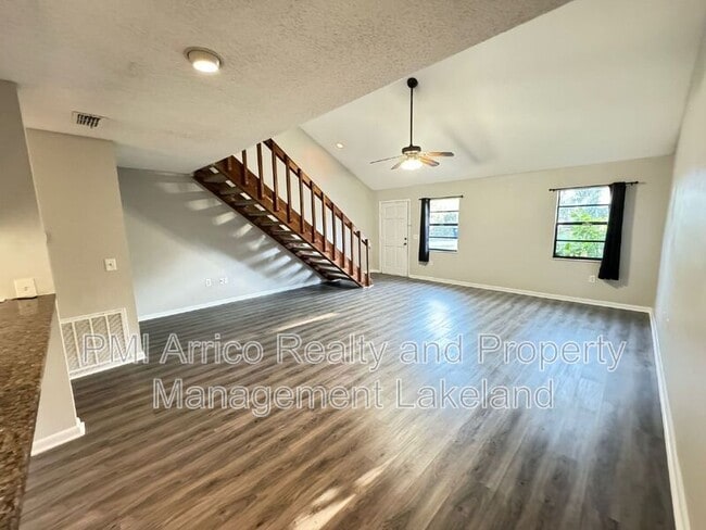 Photo - 3545 Raintree Way