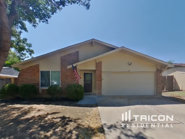 Photo - 1210 Green Hill Dr