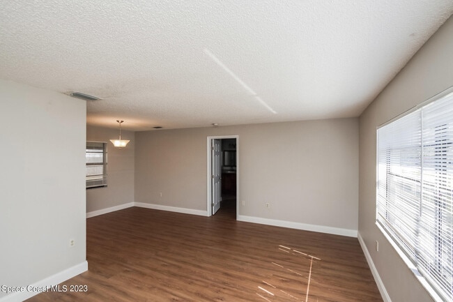 Photo - 1298 Robbinswood Dr