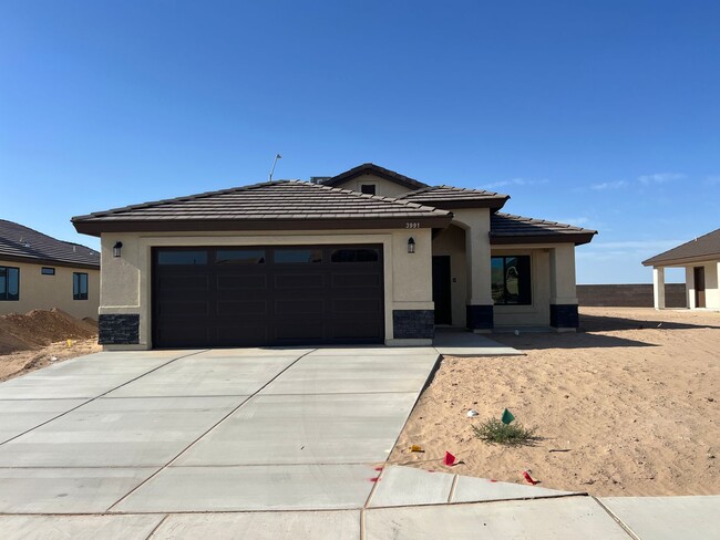 Building Photo - Fenced yard with gates. Ready for a new Occupant !! Three Bed, Two Bath