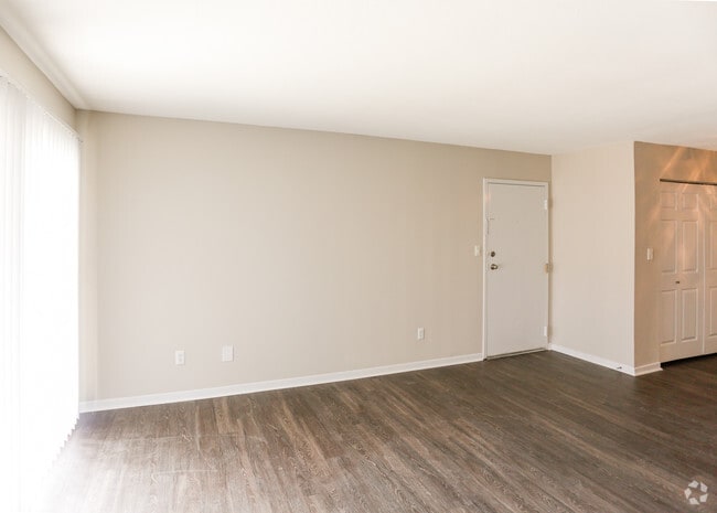 2BR,1.5BA-950SF - Living Room