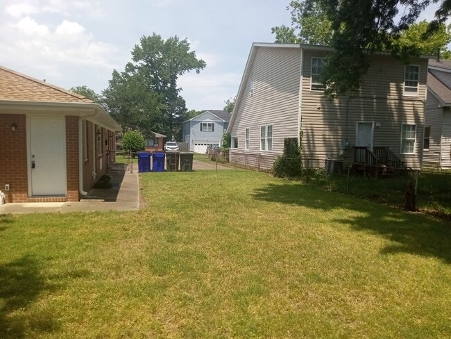 Photo - 223 Woodview Ave Unidad B
