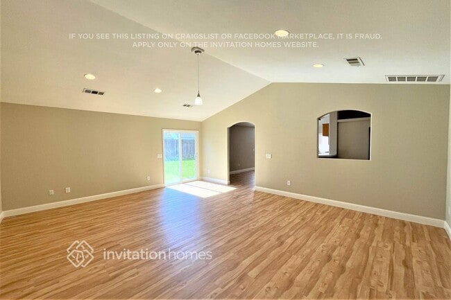 Photo - 1006 Breakers Ct