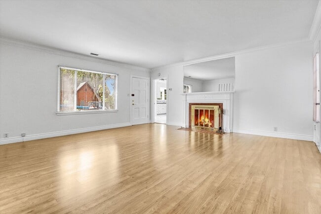 Photo - A short stroll to Sony Studios