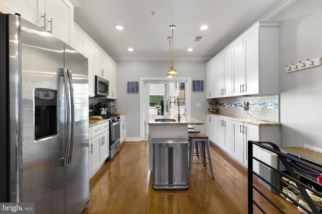Photo - 2023 Mountain St Townhome