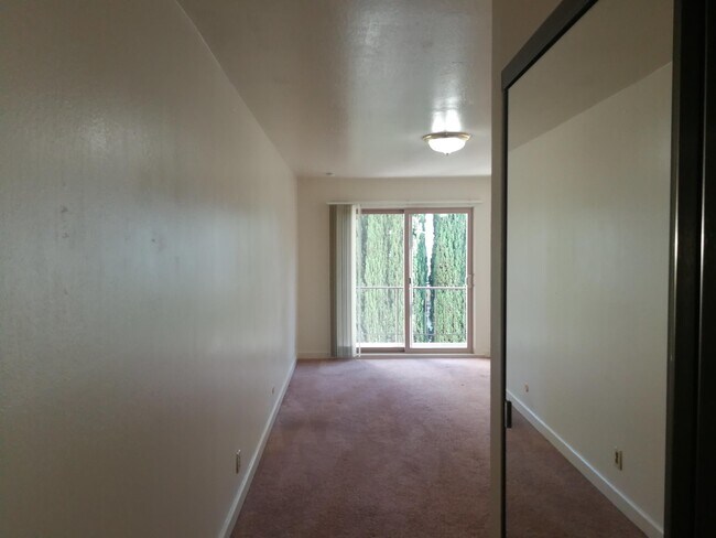 Photo - 2535 College Ave Unidad 303