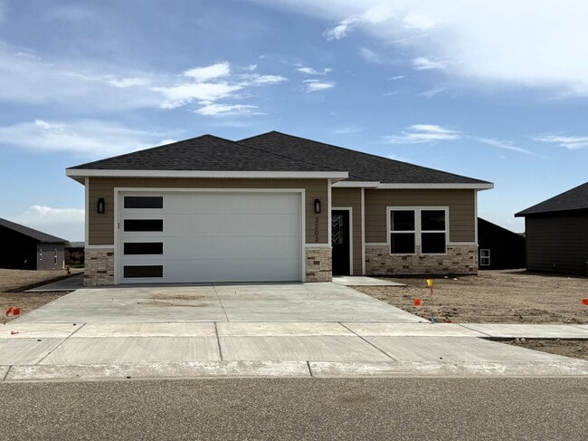 Building Photo - 3202 28th Ave W