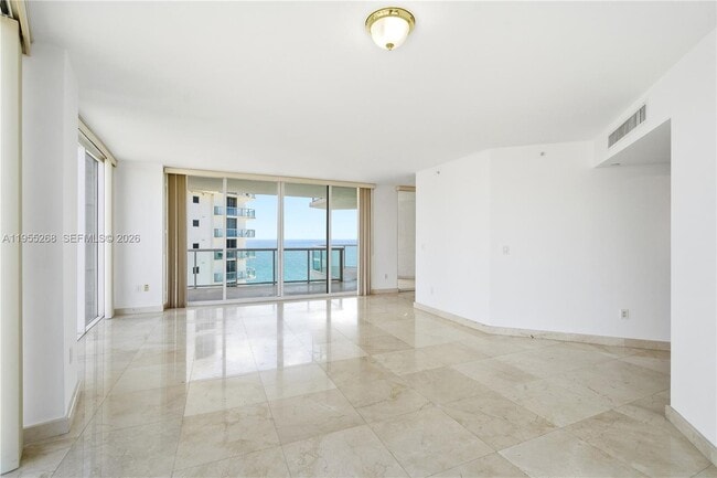 Building Photo - 18671 Collins Ave Unit 2304