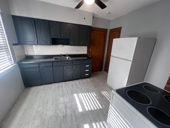 Photo - 2144 Waterbury Rd