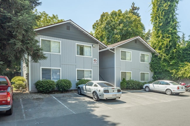 Photo - Redwood Glen Apartments