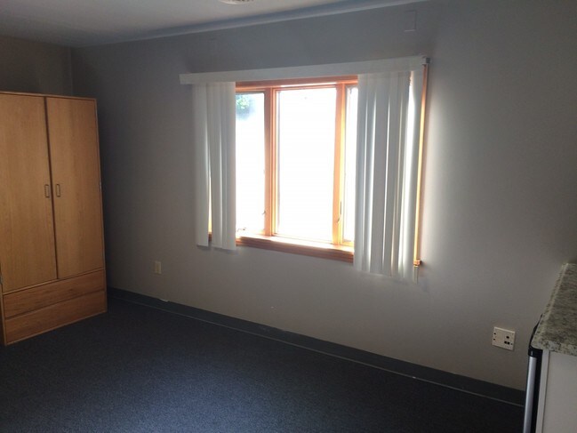 Photo - 183 Jewett Pky