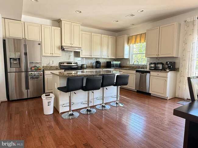 Photo - 1285 Madison Ln