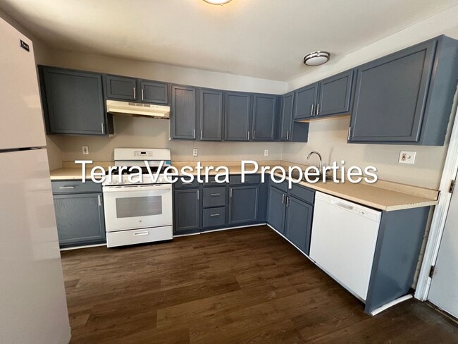 Building Photo - 1100-1102 Buck Street Unit 1100