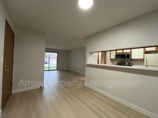 Photo - 2340 N 44th St Unit 2