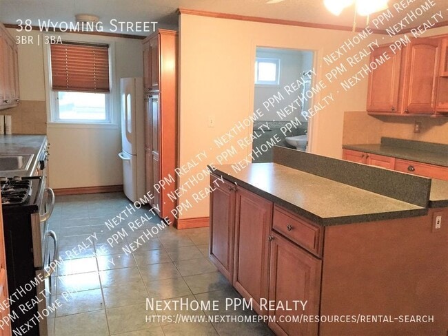 Photo - 38 Wyoming St