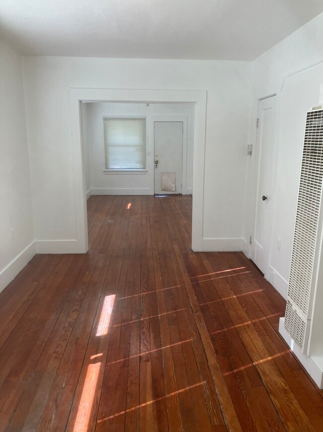 Photo - 728 2nd St