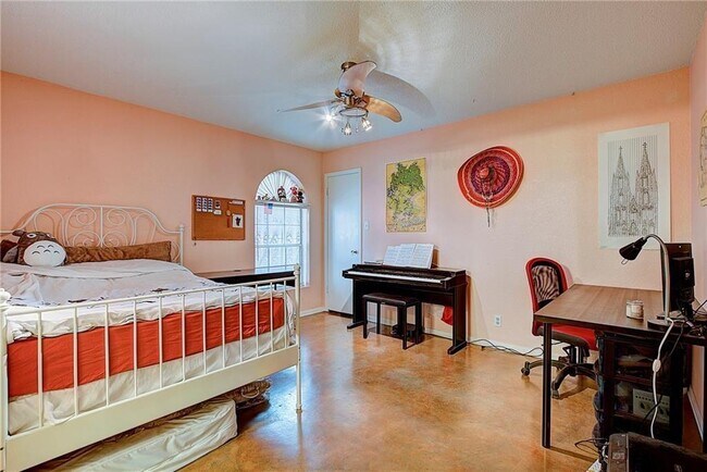 Photo - 910 Duncan Ln Unit 7