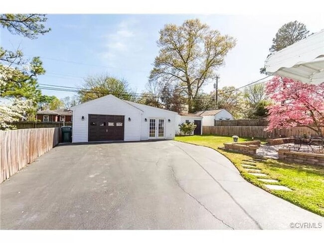 Photo - 3 BR / 2 BA Sunny renovated Cape Cod within walking distance to Bryan Park