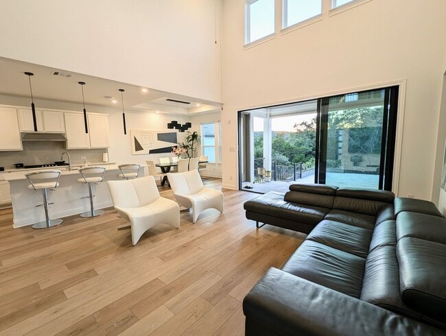 1113 Villa Rialto View