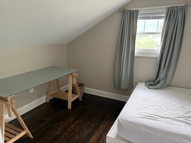 Photo - Suburban Unit 119 UPS