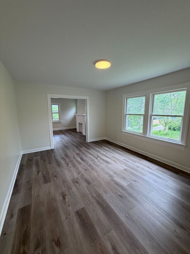 Photo - 1272 Kent St Unit 2