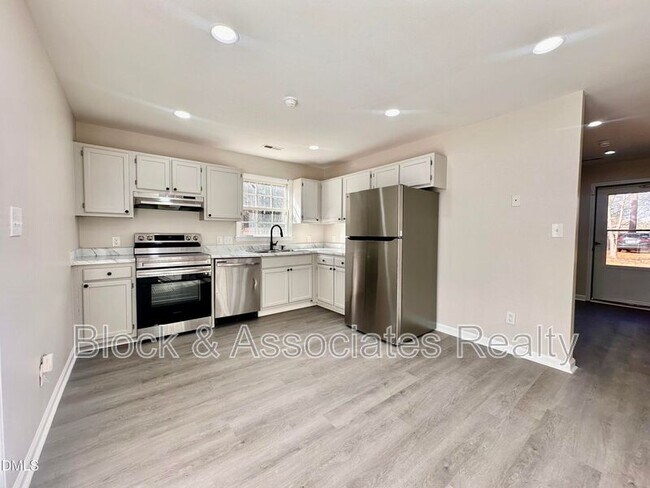 Photo - 420 Tippett Rd