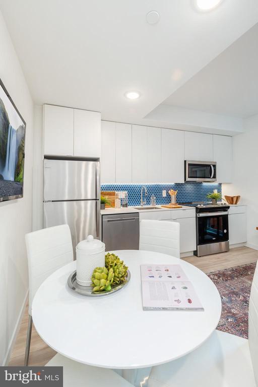 Building Photo - 1131-39 N Front St Unit 409