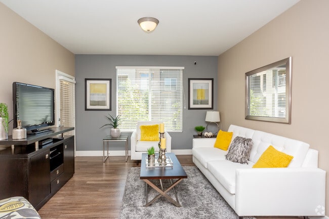 2BR, 2BA - 1108 SF