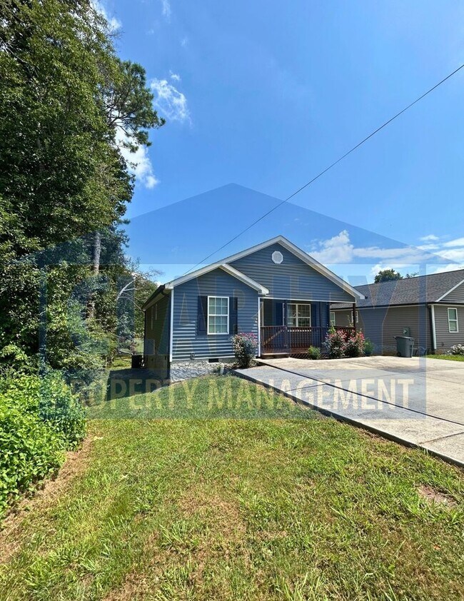 Photo - 2707 SE Woodland Dr
