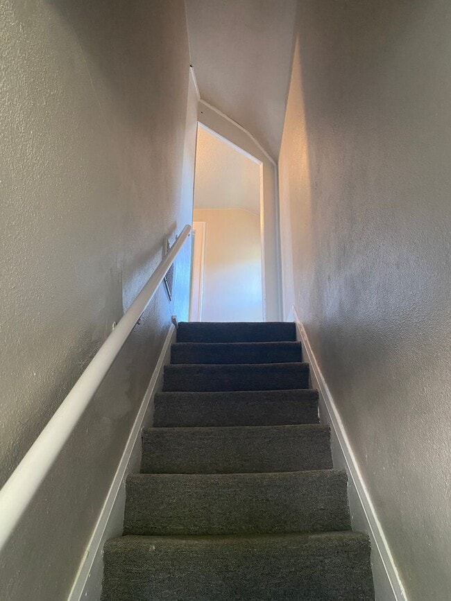 Photo - 215 7th Ave NE