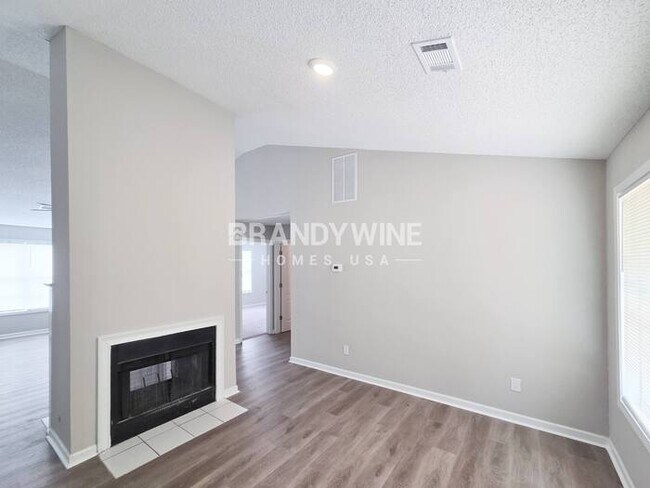 Photo - 10342 Commons Crossing