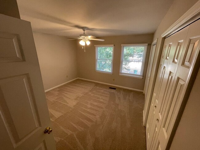 Building Photo - End Unit Townhome in Elizabeth/Plaza Midwood Area!
