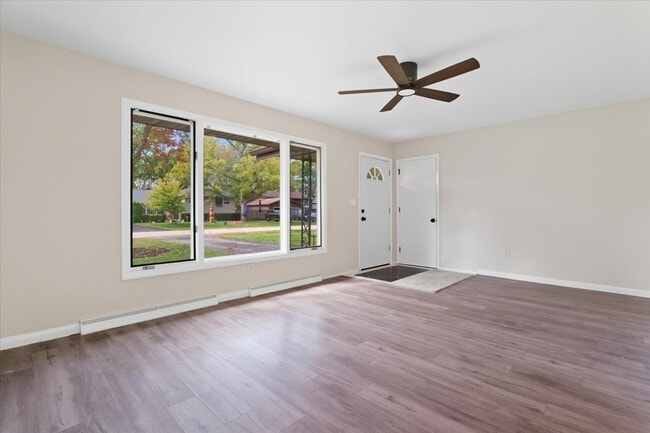 Photo - 2124 Burr Oak Ln