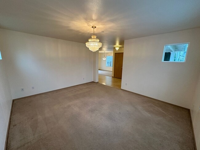 Photo - 1722 Cadborough Ln