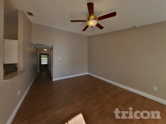 Photo - 10919 Livingston Dr