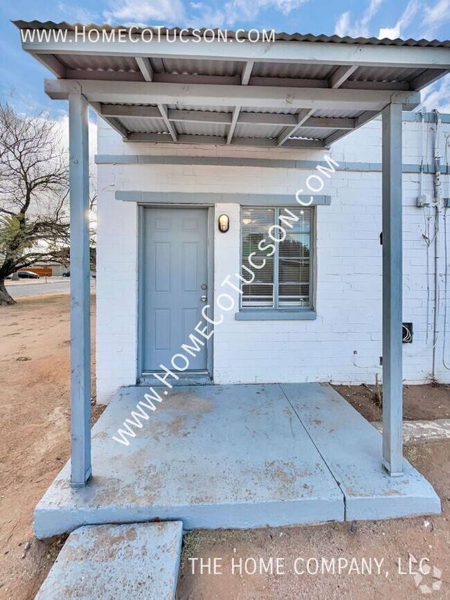 Building Photo - Charming One-Bedroom Home on a Large Corne...