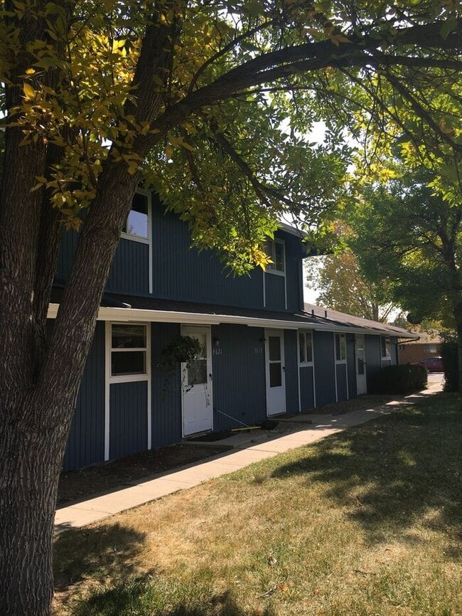 Building Photo - Updated 2 bedroom ranch in north Loveland! Rental