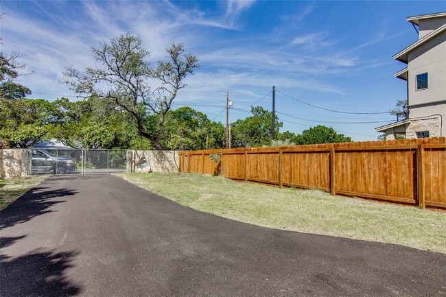 Photo - 6407 Hopkins Dr