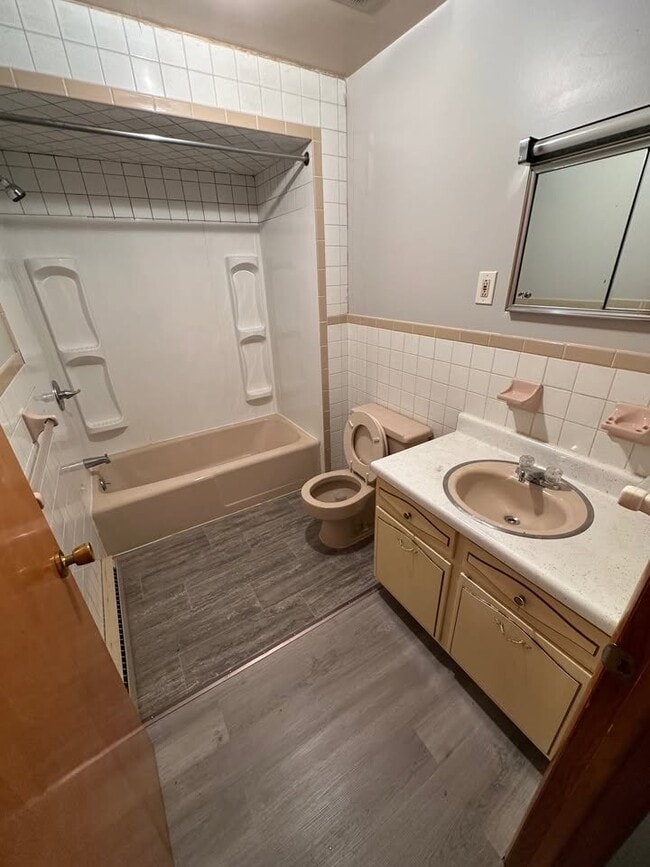 111 Sunbury St Unit 4