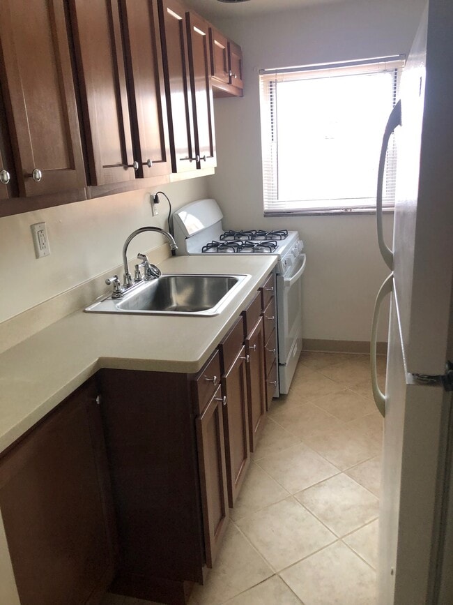 Photo - 200 Buchanan Pl