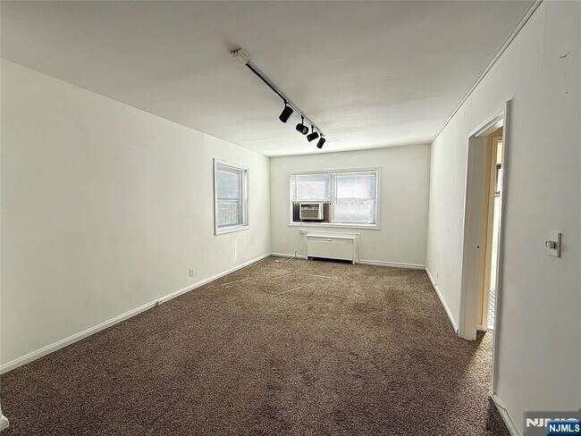 Photo - 3060 Edwin Ave Apartment Unit 5H