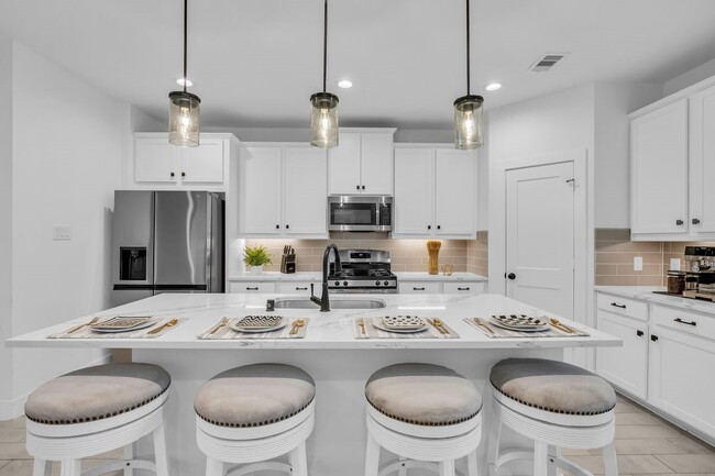 Photo - 426 Glacier Pass