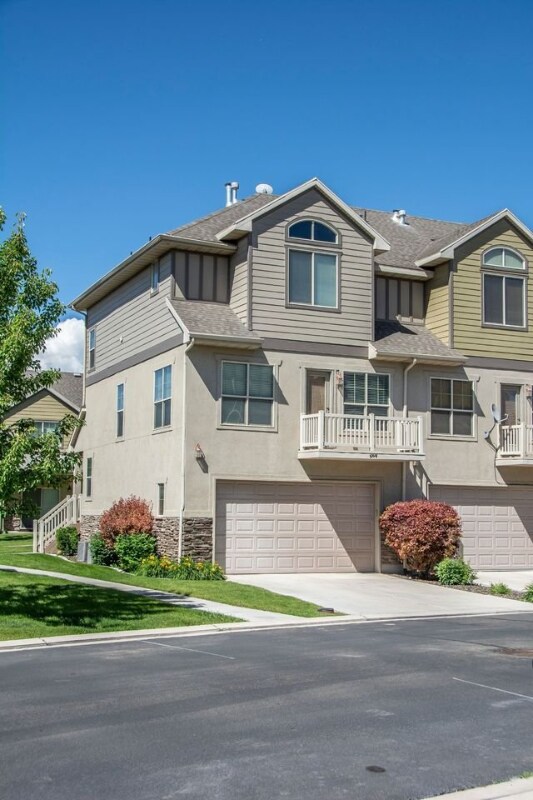 Photo - 569 E 1590 S