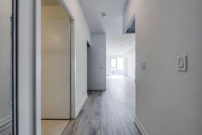 Photo - 2020-2020 Bathurst St