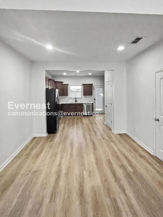 Photo - 1522 Sprucedale Dr