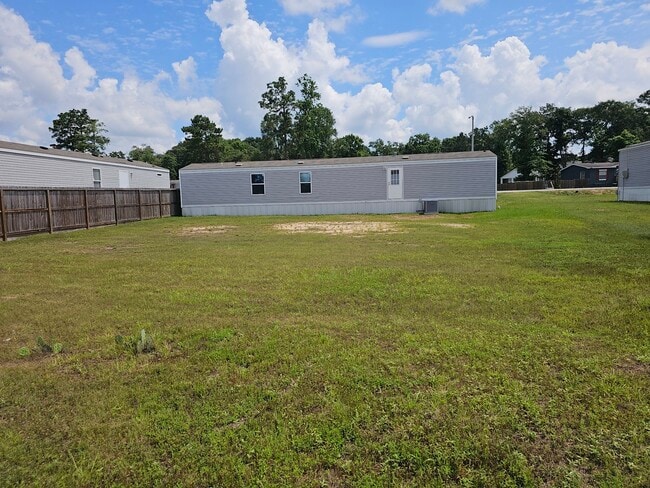 Building Photo - 16618 Fairman Dr